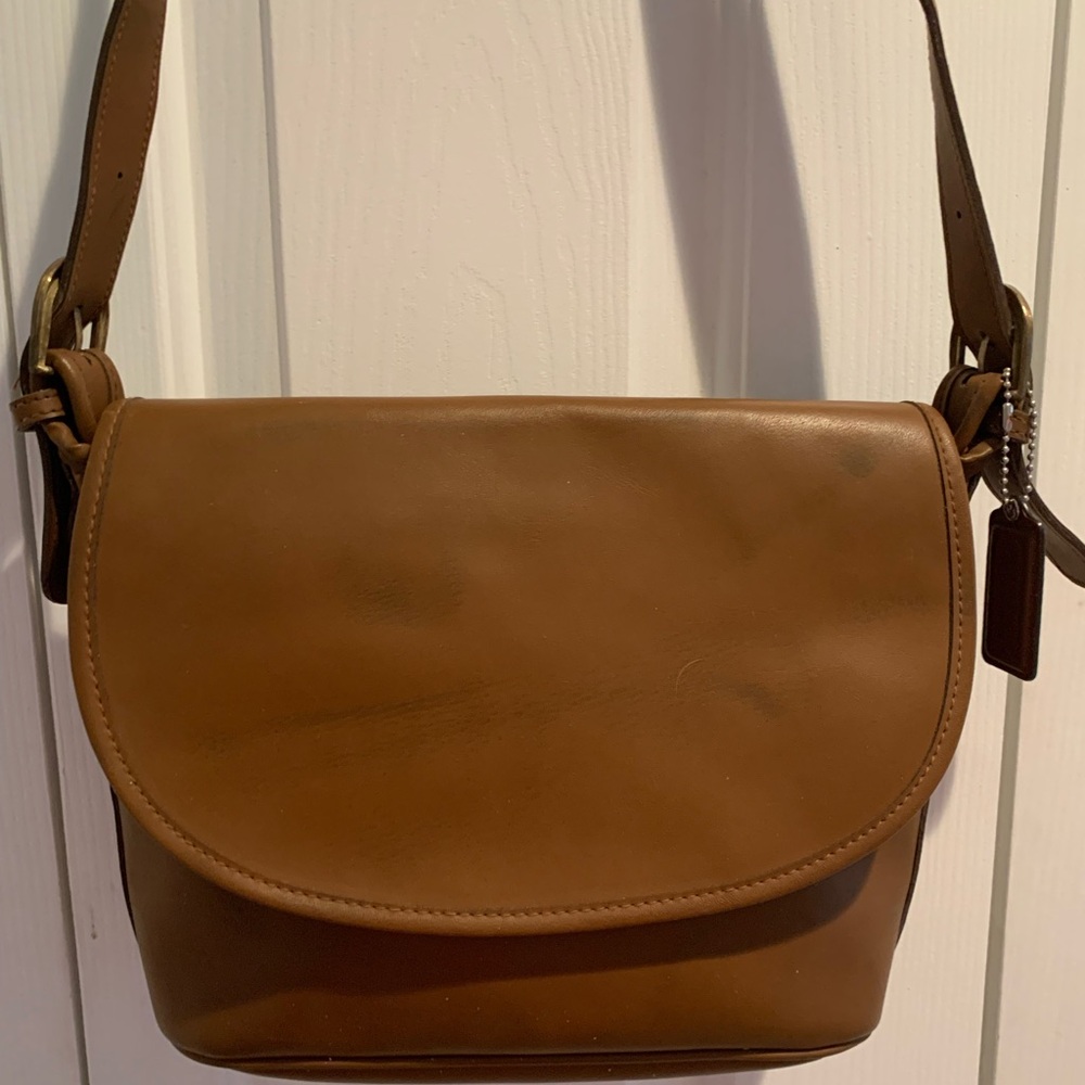 Coach Brown Leather Shoulder Bag with Flap Closure Brown USA made 308-9875